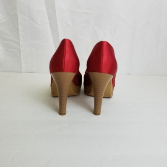 andrea red high heel shoes size 6 [SH1] - Picture 3 of 7